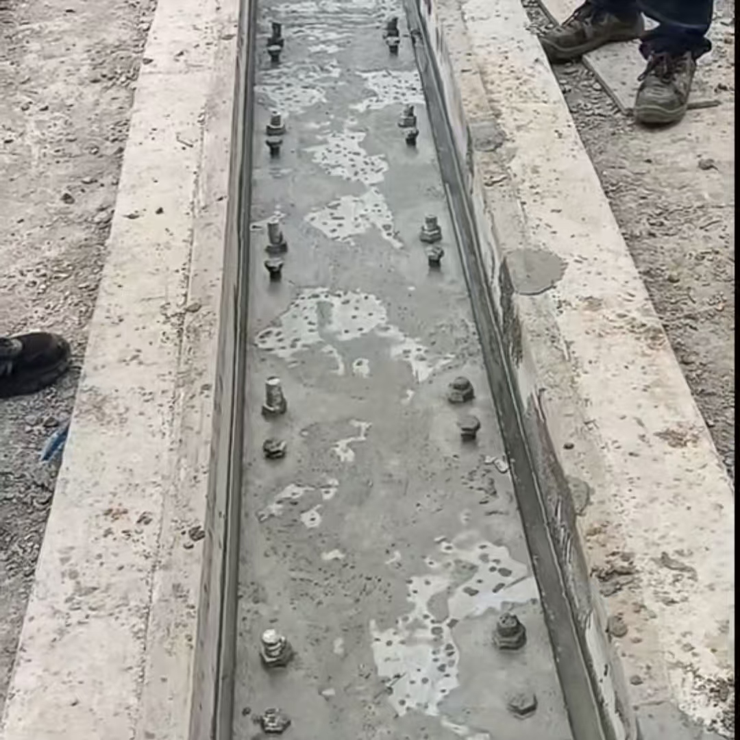 天峨港口码头起重机龙门吊重型机械设备稳固用早强快凝轨道胶泥